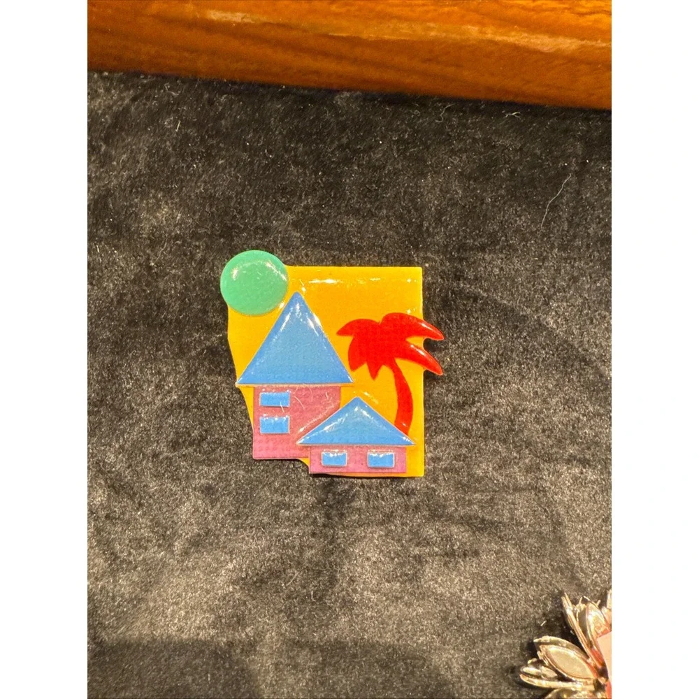 Vintage House Pin by Lucinda Tropical Beach Palm Tree Resin Brooch Hand Made